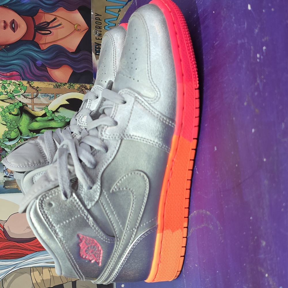 Air Jordan 1 Mid Silver Metallic Crimson Multicolor  Youth 6 y Women Sz 8